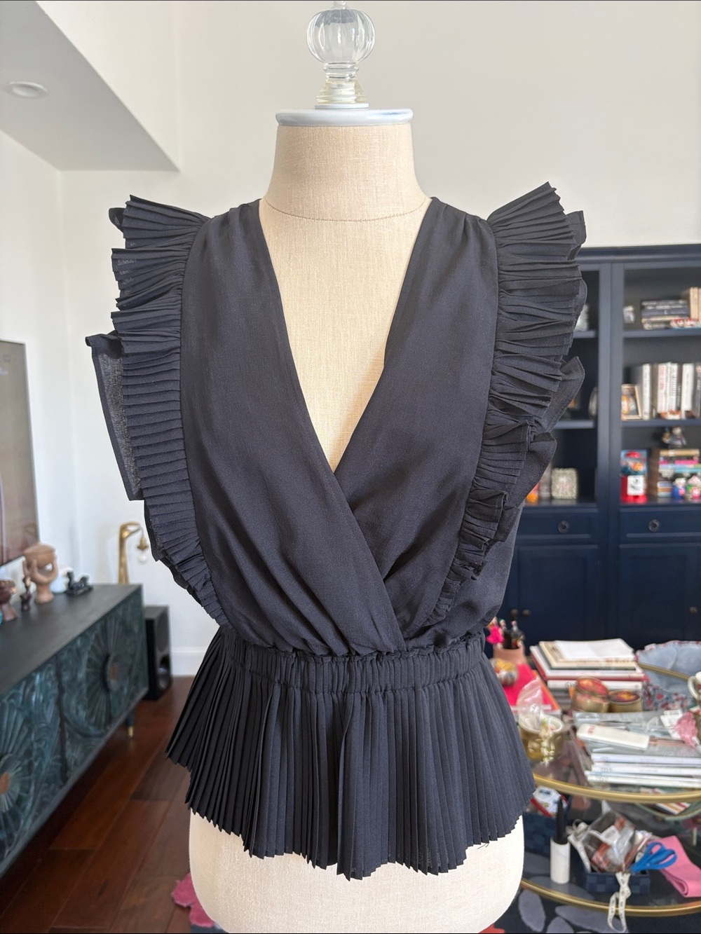 Gorgeous! Express black pleated, ruffled top size S